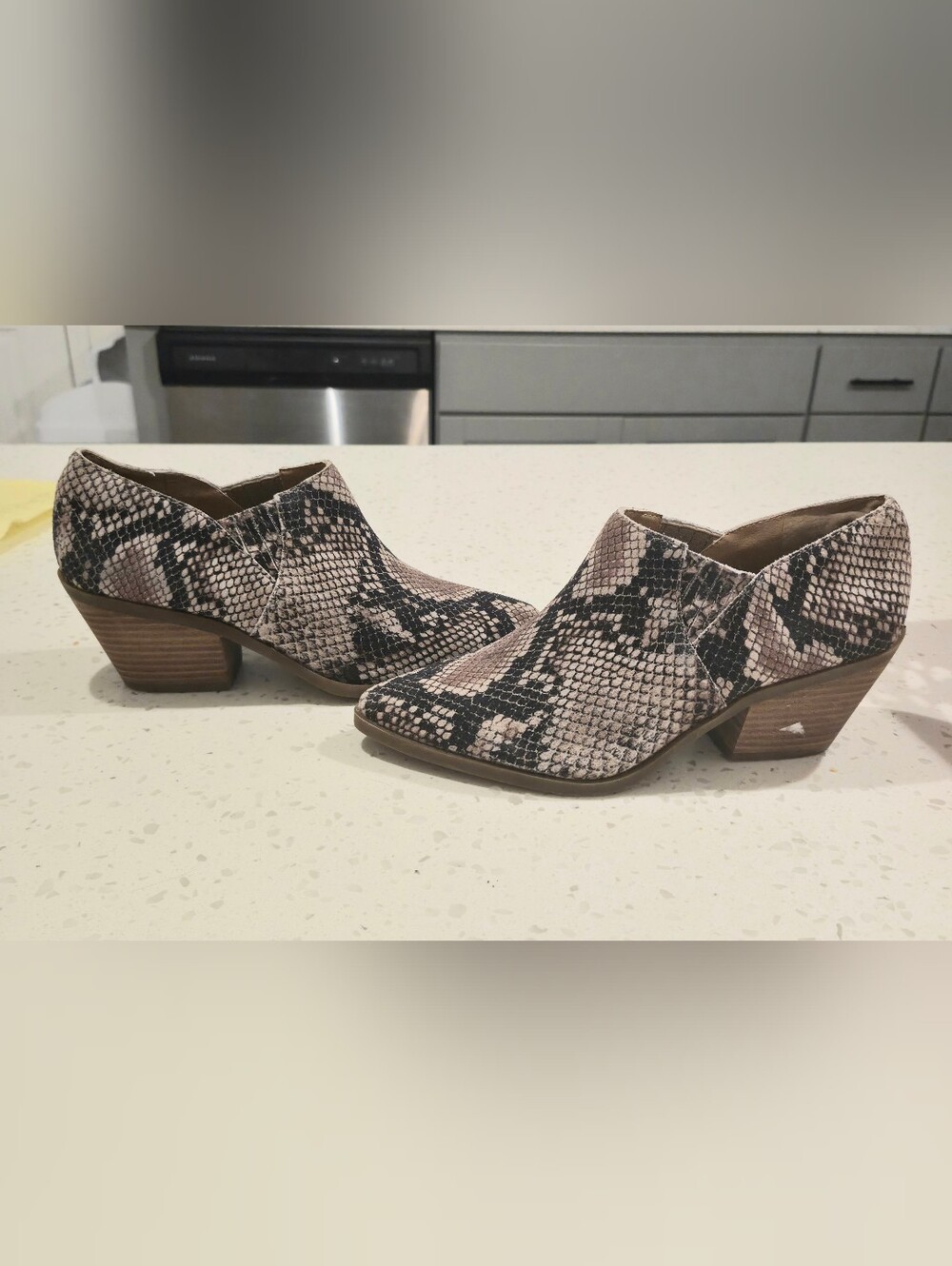 NEW Lucky Brand Snakeskin Leather Ankle Booties Size 7M - Picture 1 of 10